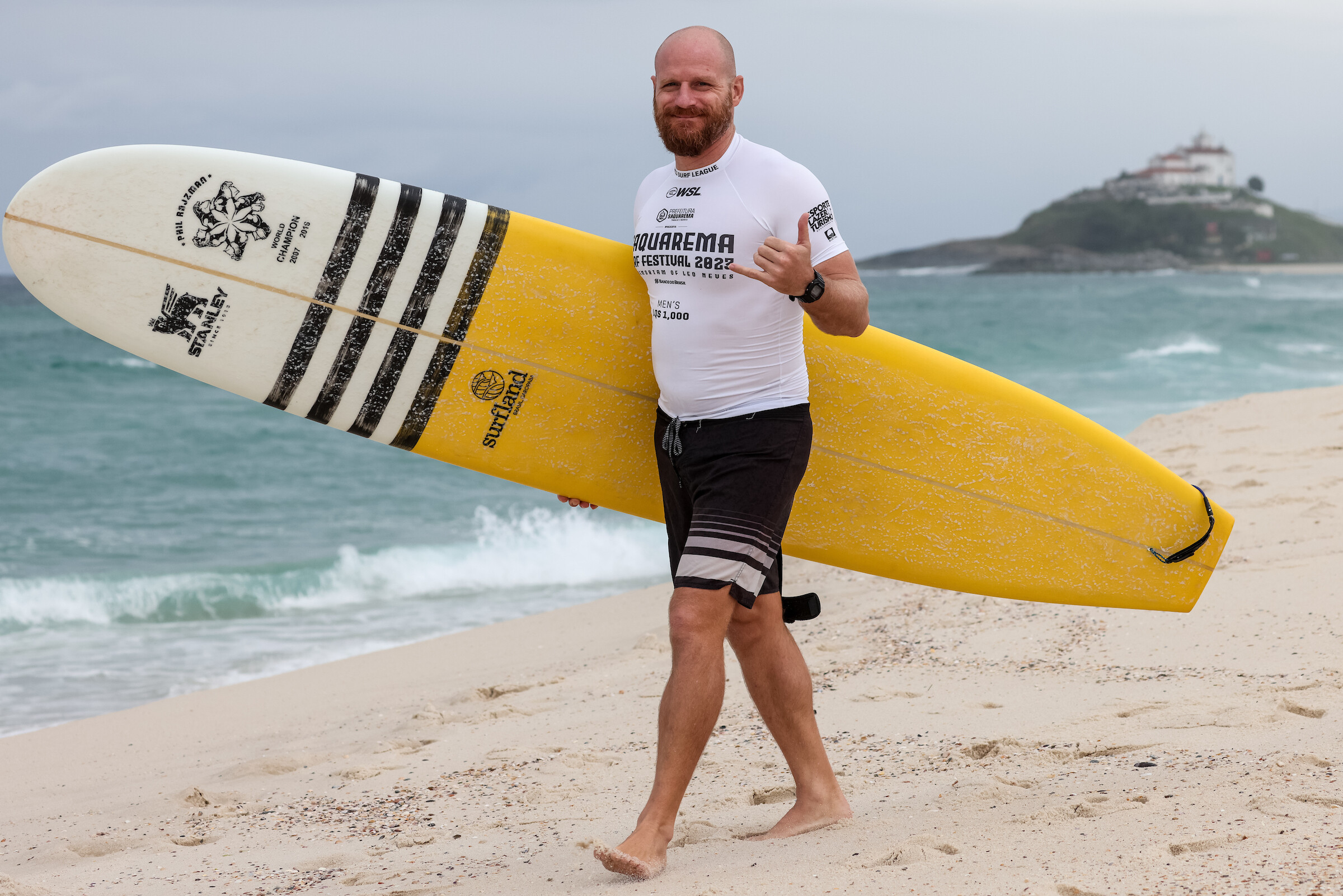 Longboard: Phil Rajzman vence duas baterias e vai para a decisão final, no domingo, no Saquarema Sur
